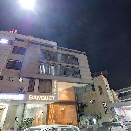 Hotel Navjivan Himatnagar 外观 照片