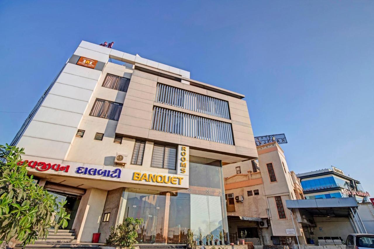 Hotel Navjivan Himatnagar 外观 照片