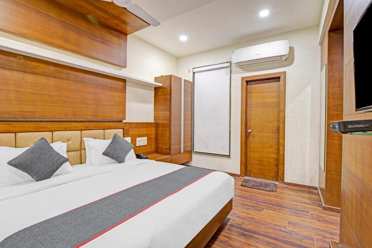 Hotel Navjivan Himatnagar 外观 照片