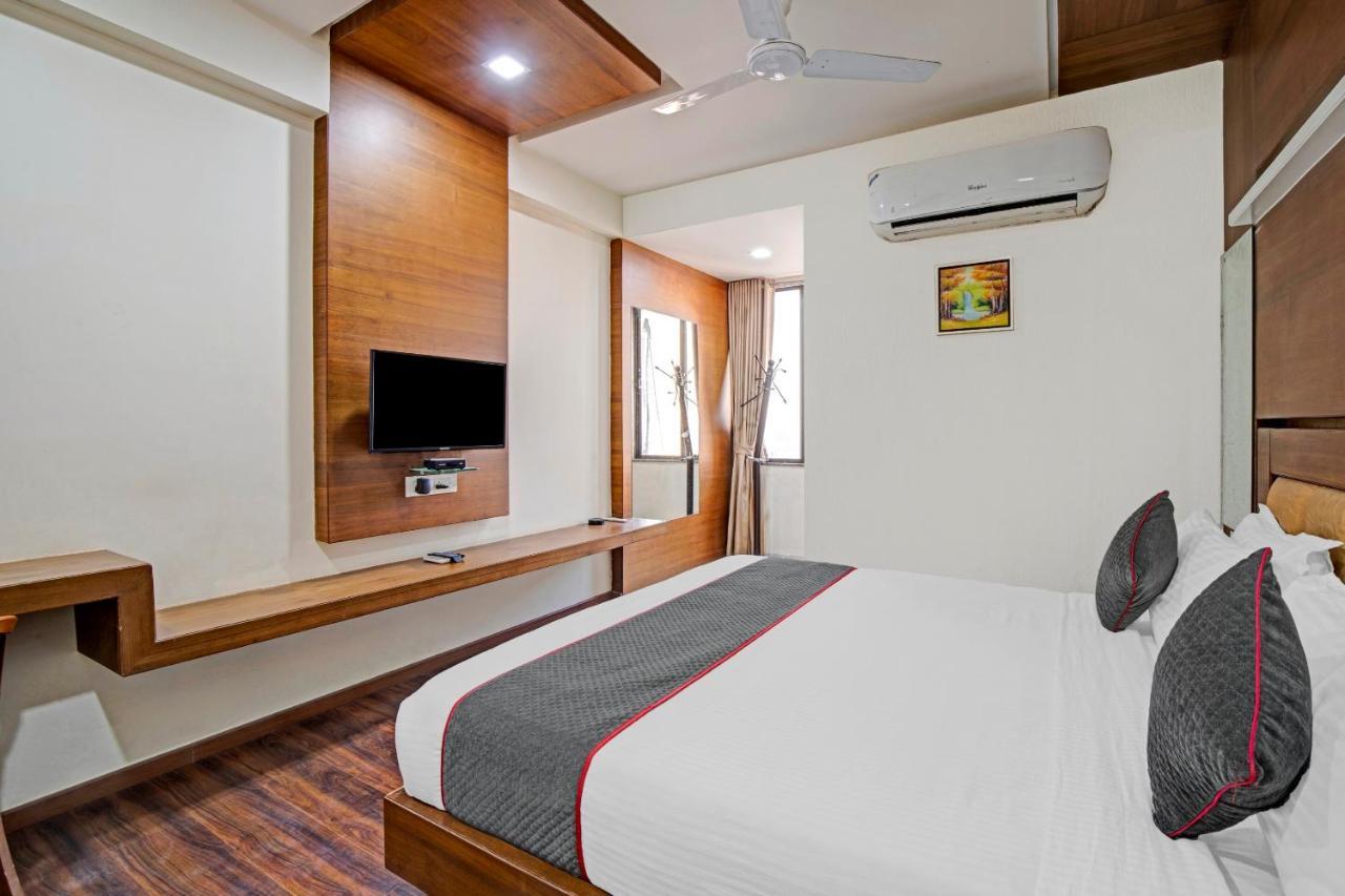 Hotel Navjivan Himatnagar 外观 照片
