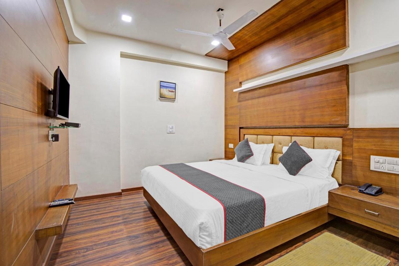 Hotel Navjivan Himatnagar 外观 照片