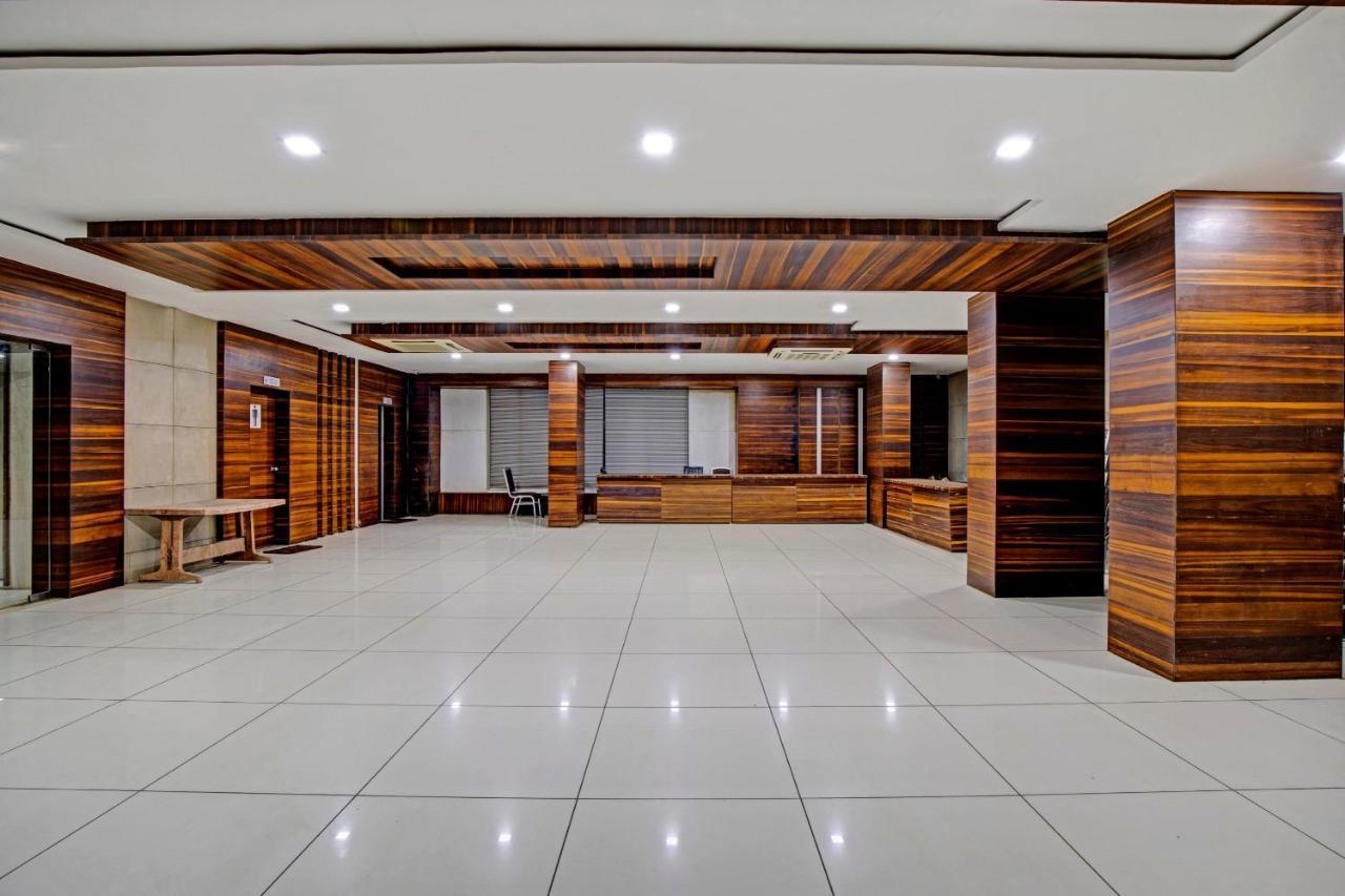 Hotel Navjivan Himatnagar 外观 照片