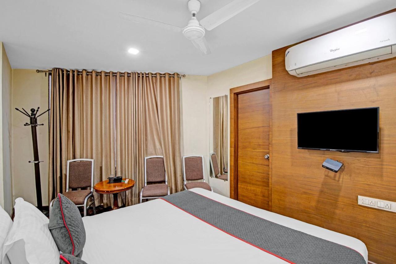 Hotel Navjivan Himatnagar 外观 照片