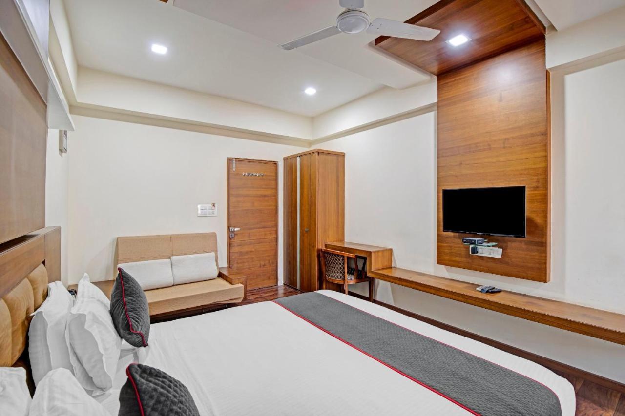 Hotel Navjivan Himatnagar 外观 照片