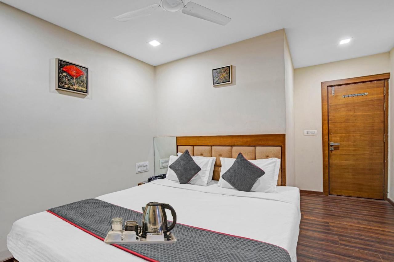 Hotel Navjivan Himatnagar 外观 照片