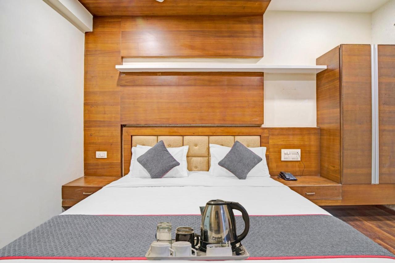 Hotel Navjivan Himatnagar 外观 照片